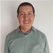 Hablante nativo de español con 7 años de experiencia. Ofresco clases de español para jóvenes y adultos via online